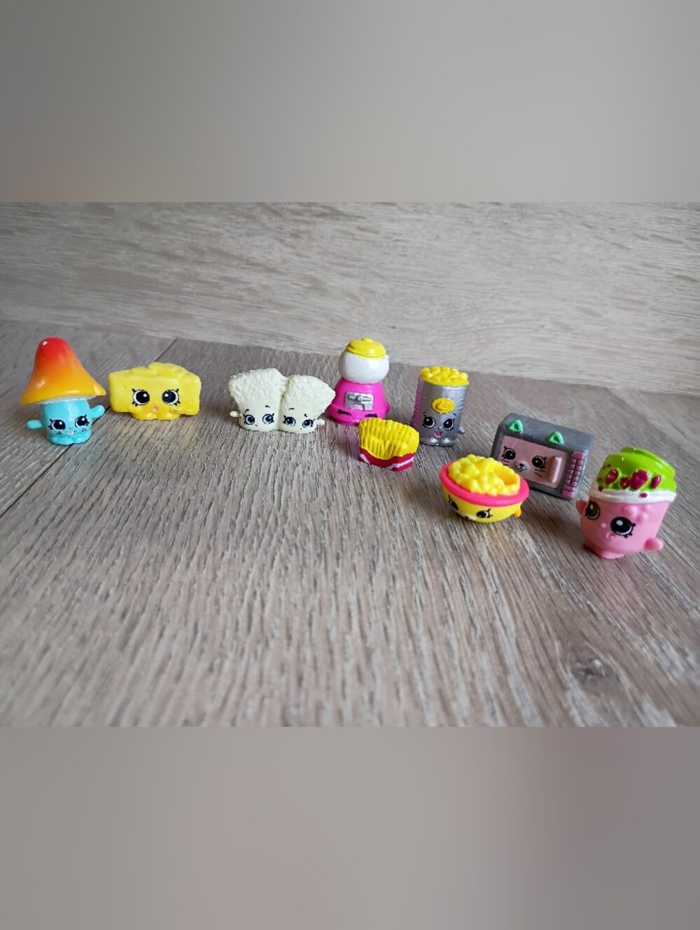 Shopkins Toys Kids Variety Lot of 9 Pieces Collectibles Playsets